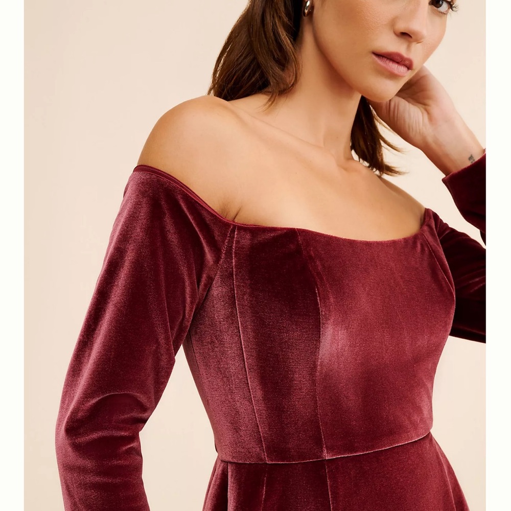 NAT Anthropologie Hutch Off-The-Shoulder Velvet Mini Dress Women’s SZ 0 in Wine‎ - Picture 4 of 8